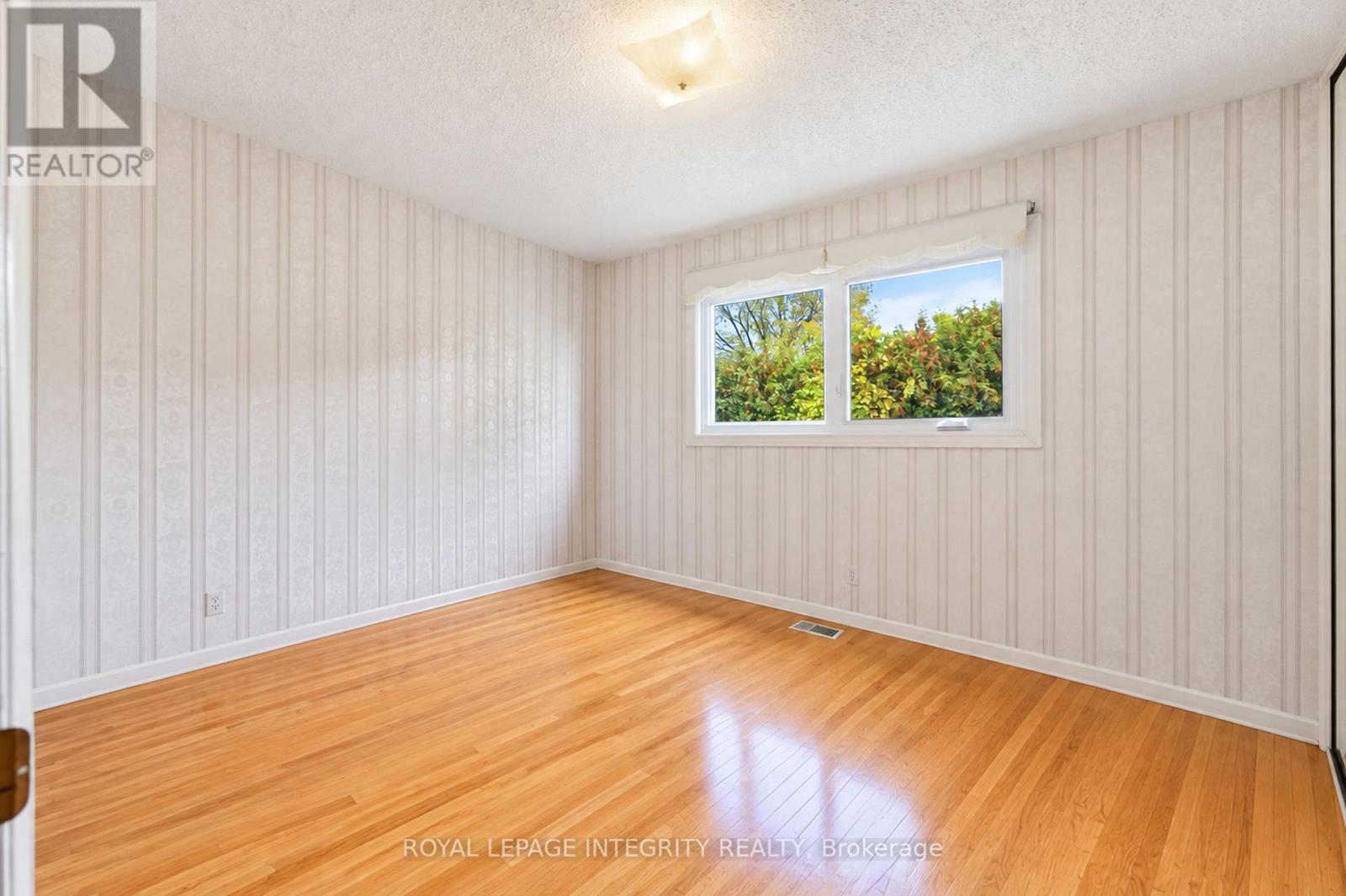 1861 APPLEFORD STREET - 12