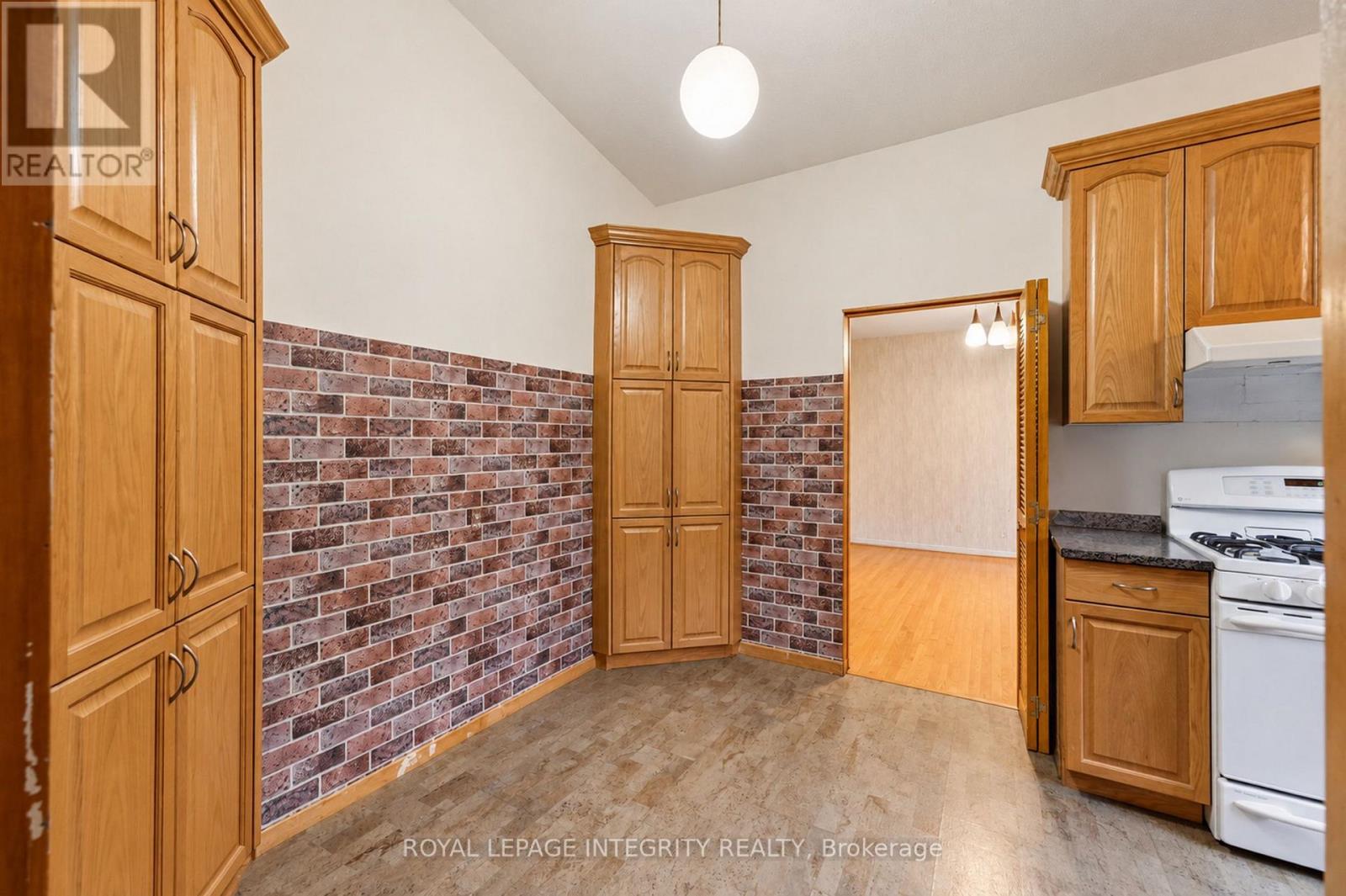 1861 APPLEFORD STREET - 8