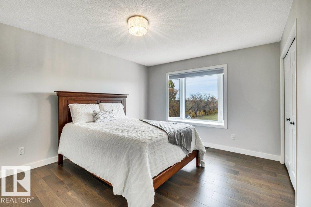 4-52312 Rge Rd 274 - 37