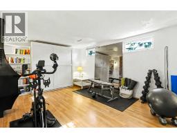 2206 29 Avenue SW - photo 20