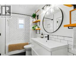 2206 29 Avenue SW - photo 17