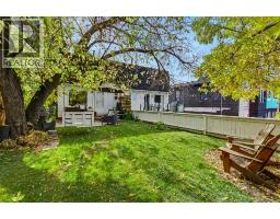 2206 29 Avenue SW - photo 28