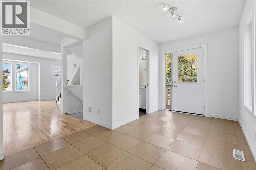 225 Killarney Glen Court SW photo 5