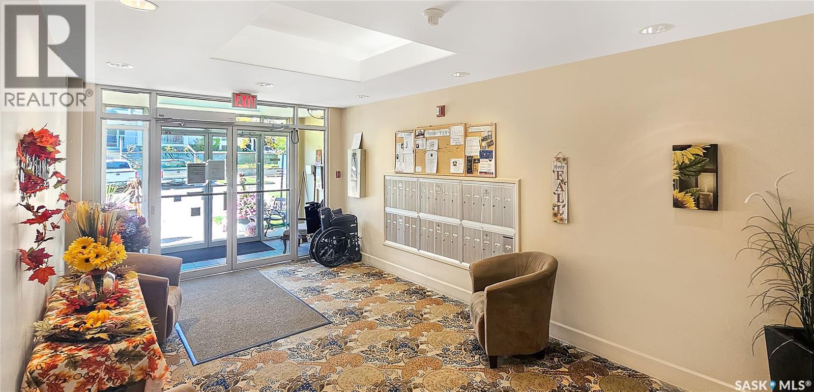 #103 230 Lister Kaye CRESCENT - 18