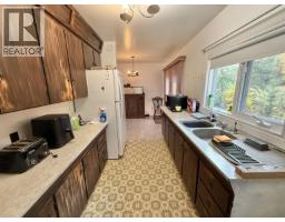 2064 West Fraser Road, Quesnel, BC V2J6J7 Photo 11