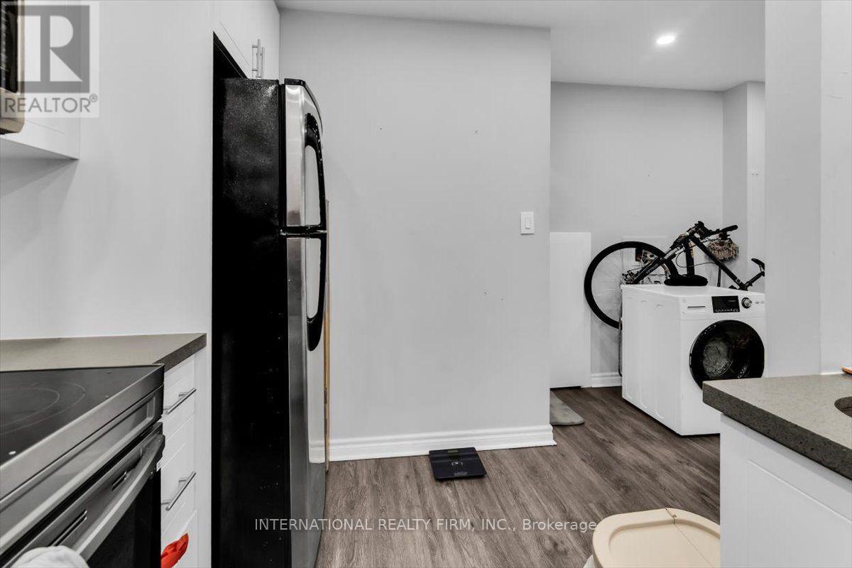 783 Danforth Avenue — photo 20