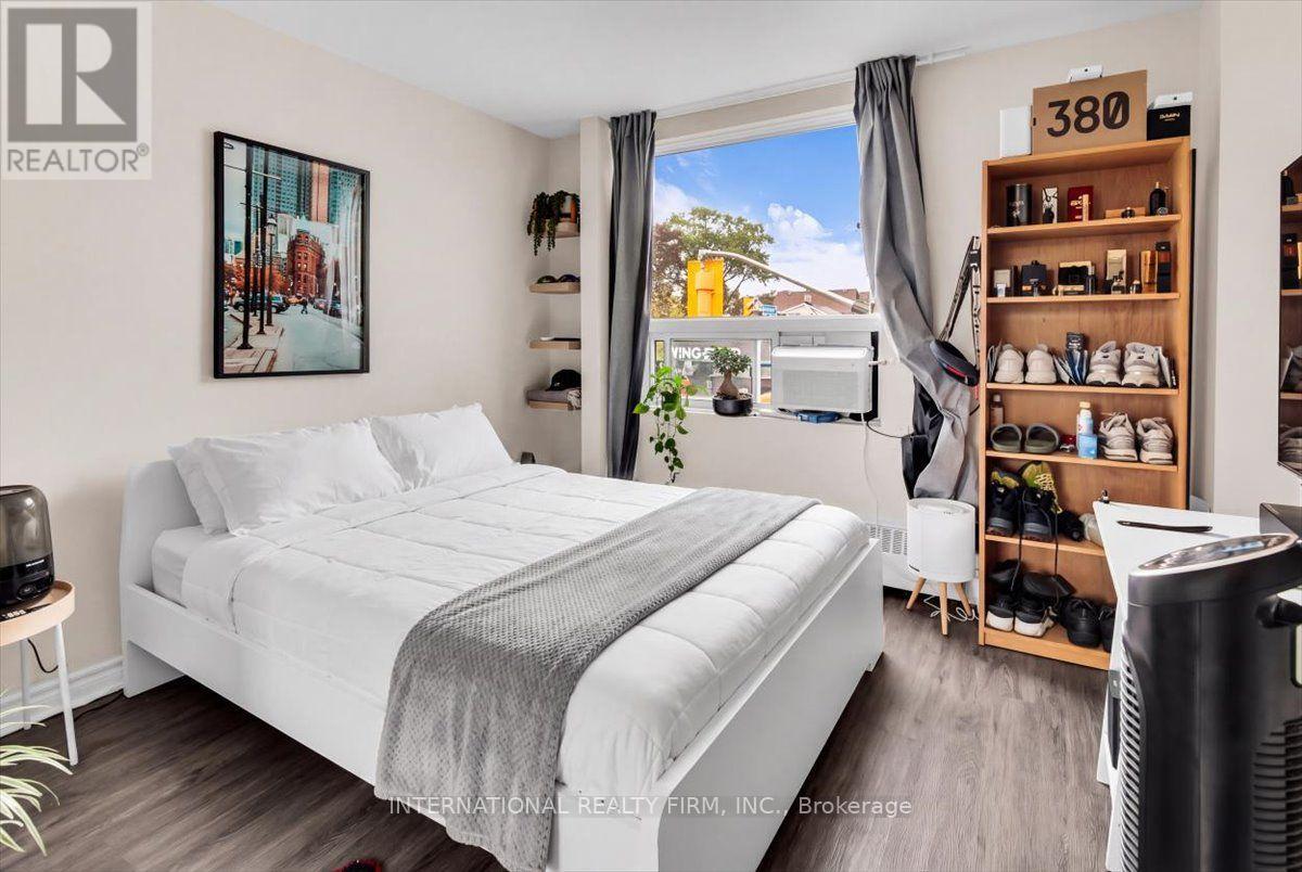 783 Danforth Avenue — photo 23