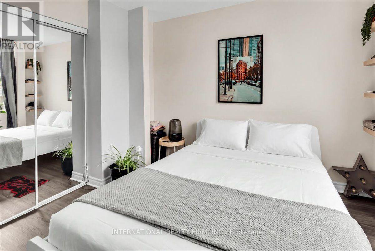 783 Danforth Avenue — photo 24