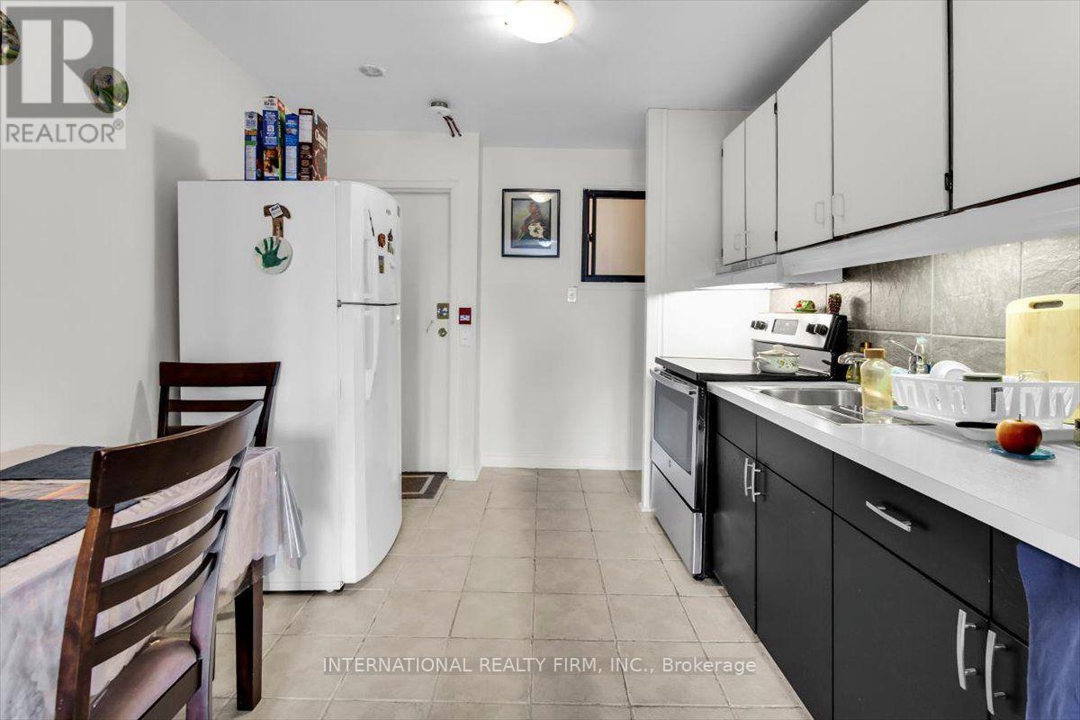 783 Danforth Avenue — photo 25