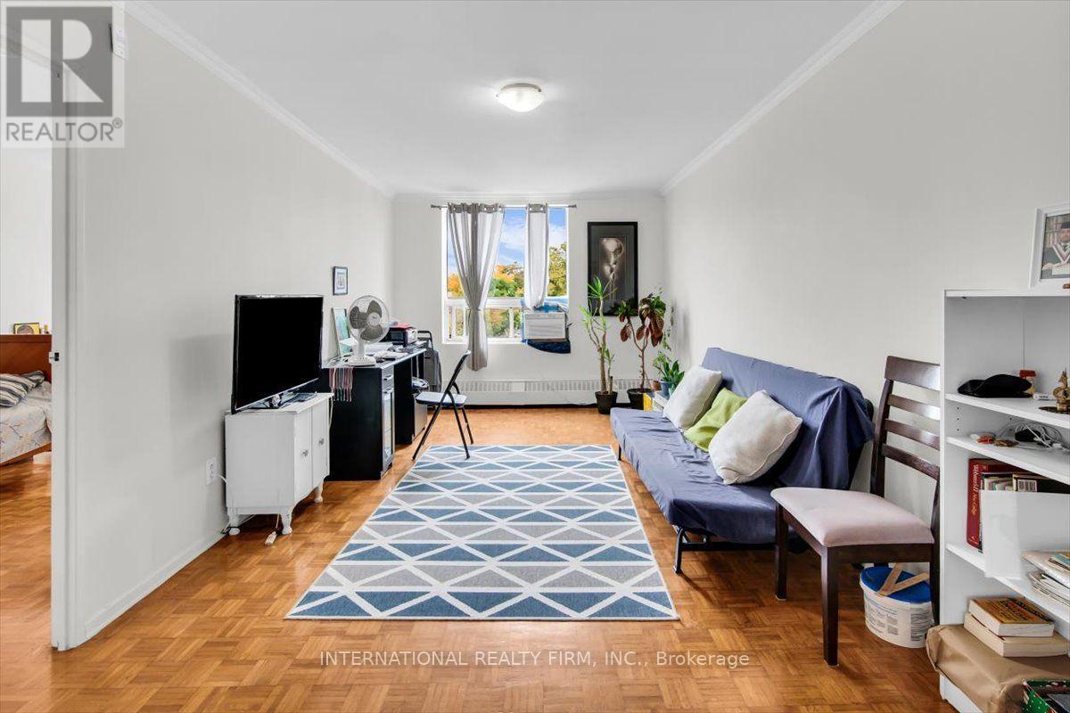 783 Danforth Avenue — photo 26