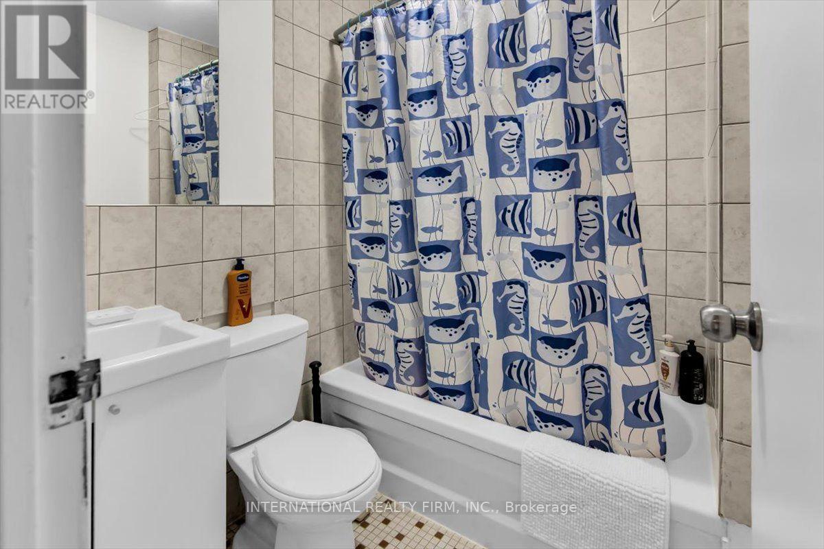 783 Danforth Avenue — photo 29