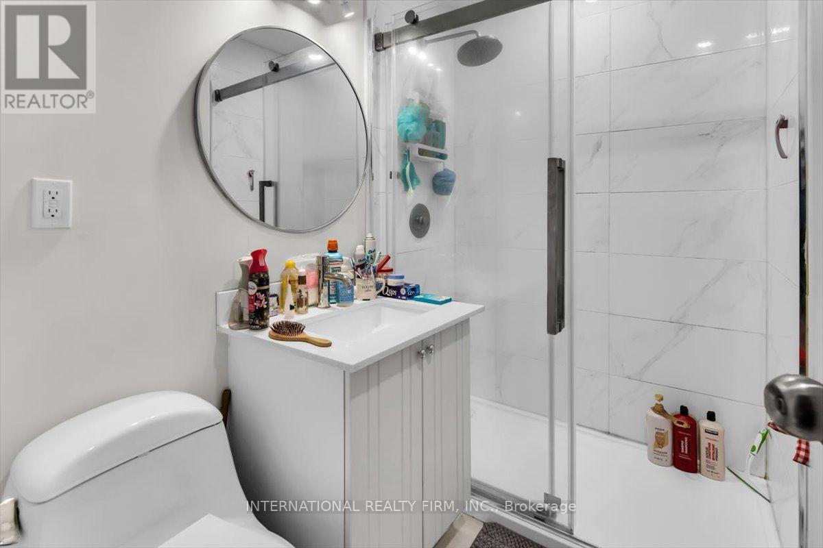783 Danforth Avenue — photo 33