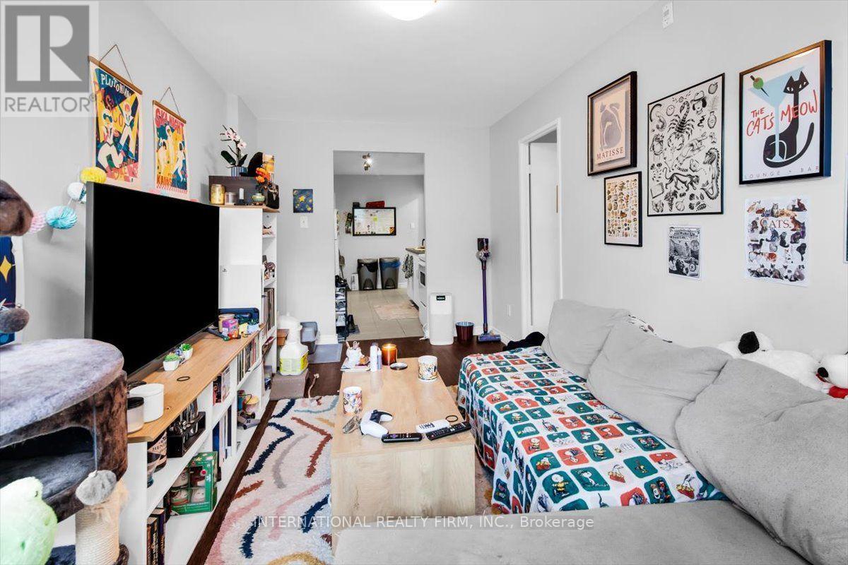 783 Danforth Avenue — photo 36