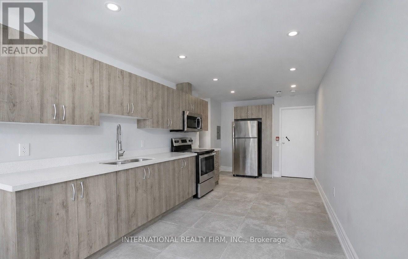 783 Danforth Avenue — photo 42