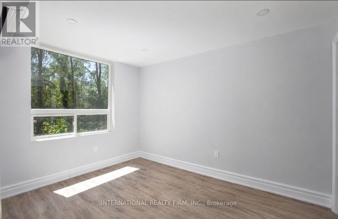 783 Danforth Avenue — photo 43