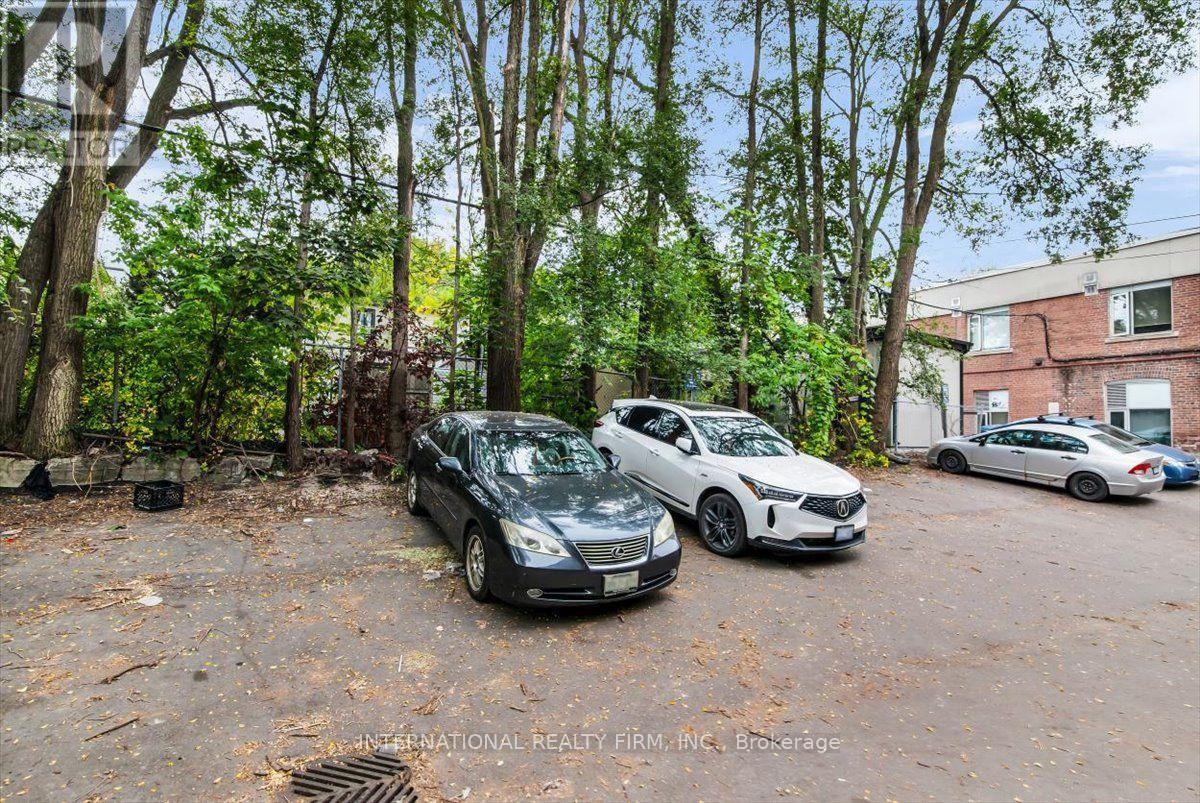 783 Danforth Avenue — photo 45