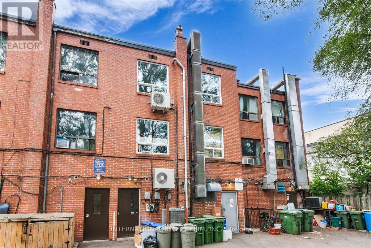 783 Danforth Avenue — photo 46