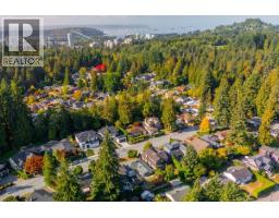 3040 Paisley Road, North Vancouver, BC V7R1C8 Photo 32