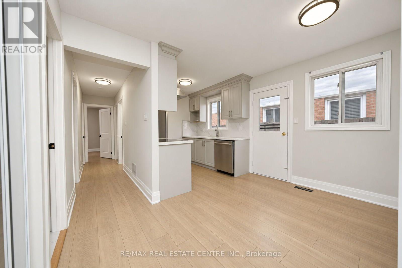130 MARTINDALE CRESCENT - 10