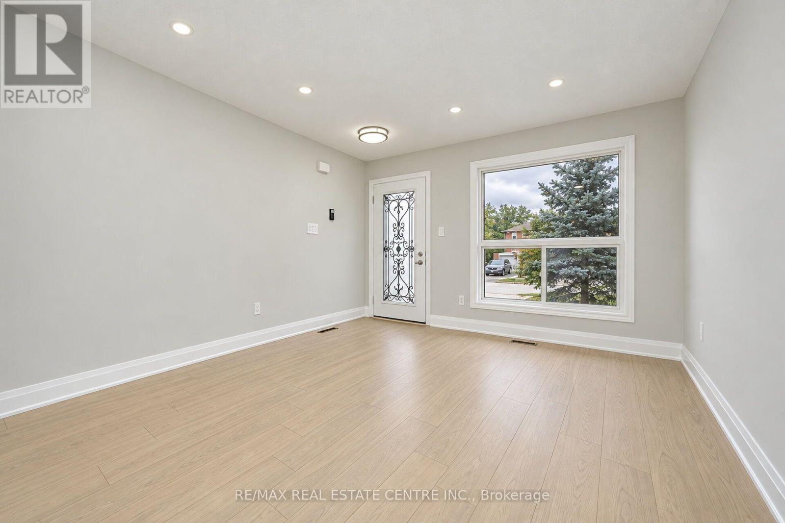 130 MARTINDALE CRESCENT - 7