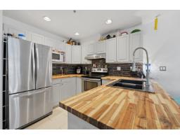 105 1153 Vidal Street, White Rock, BC V4B3T4 Photo 9