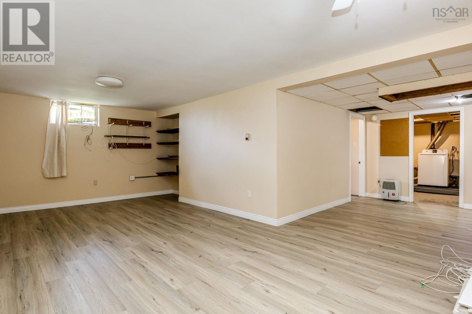 Property 23 of 27 of 76 Poplar Street