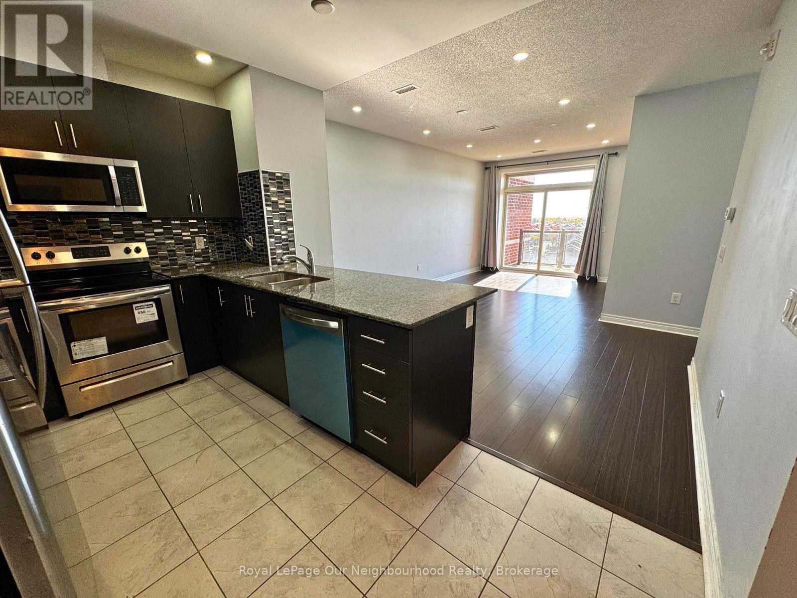 814 - 7325 MARKHAM ROAD, Markham (Cedarwood) — photo 2
