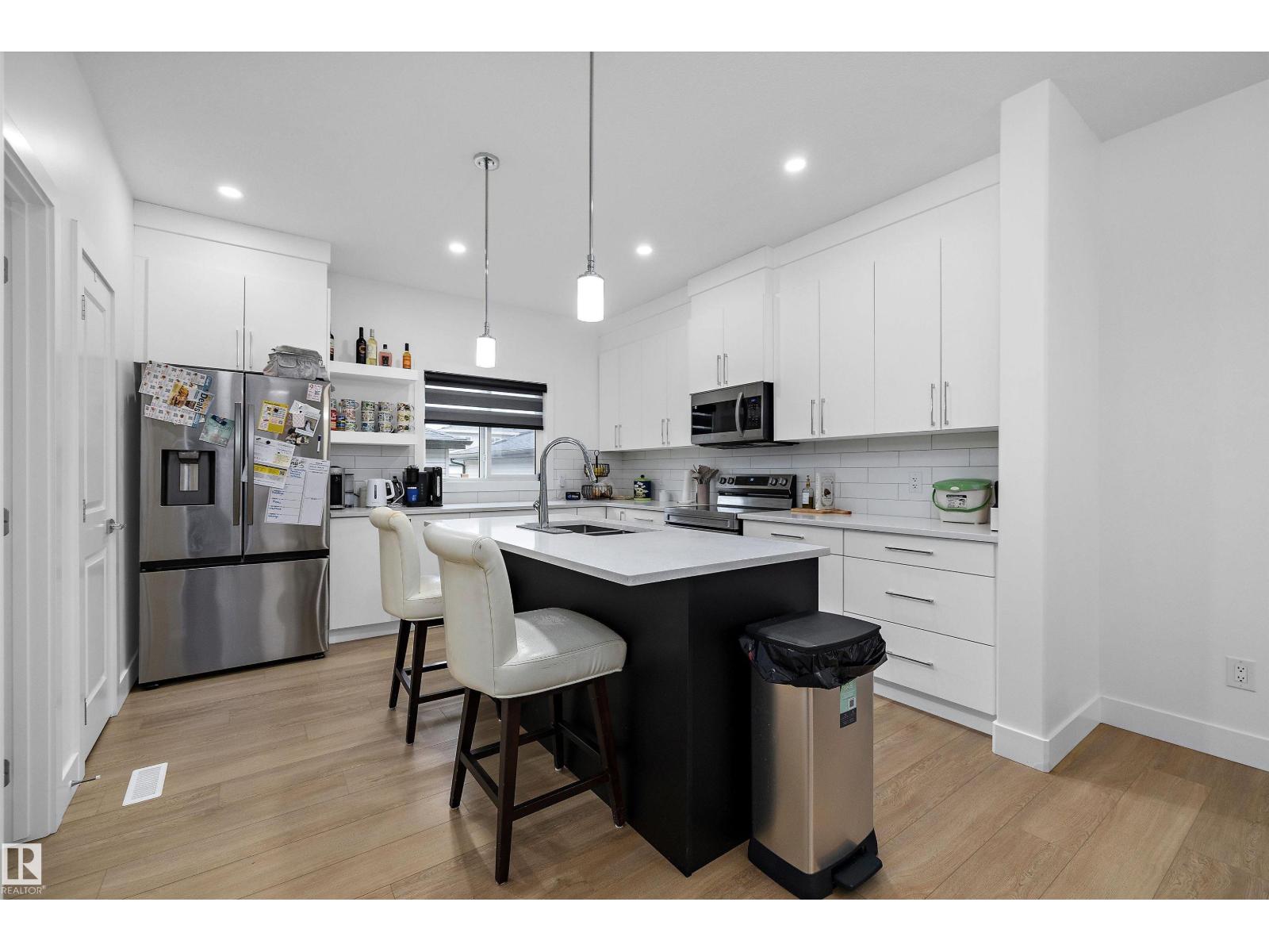 74 Penn Place, photo 11