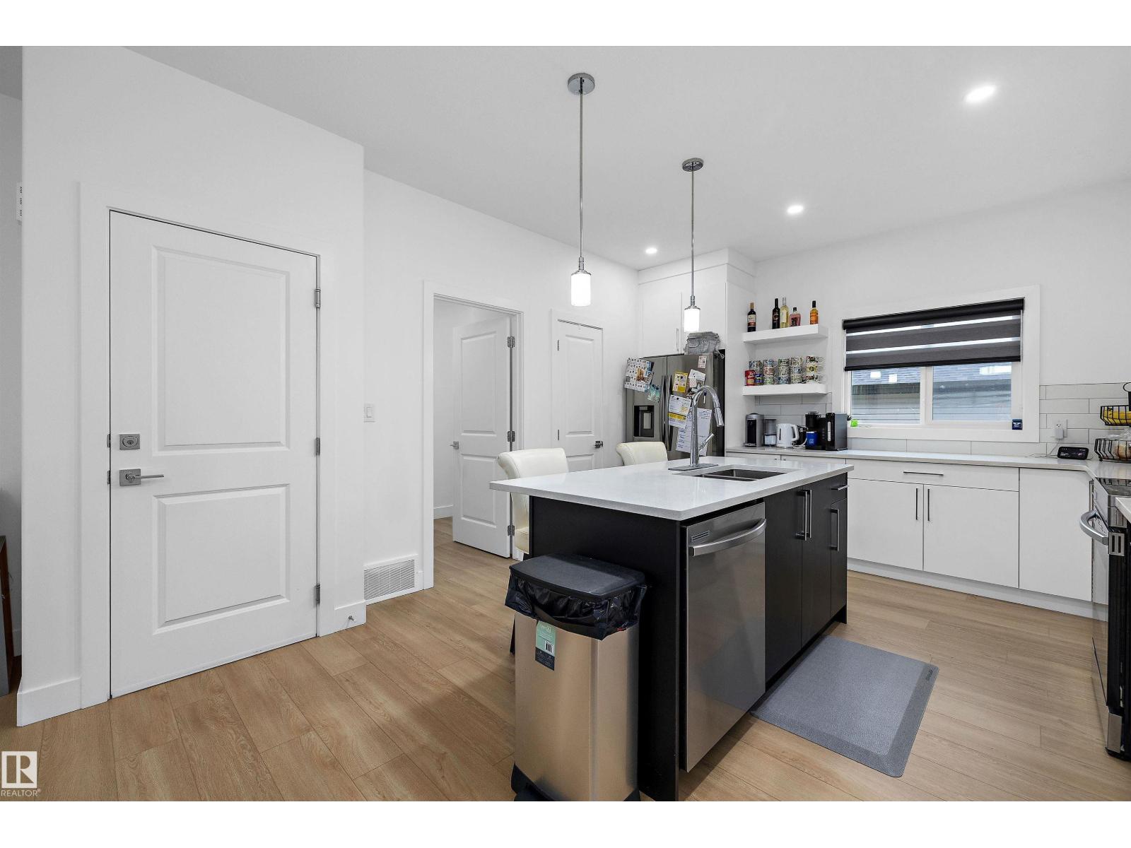 74 Penn Place, photo 12