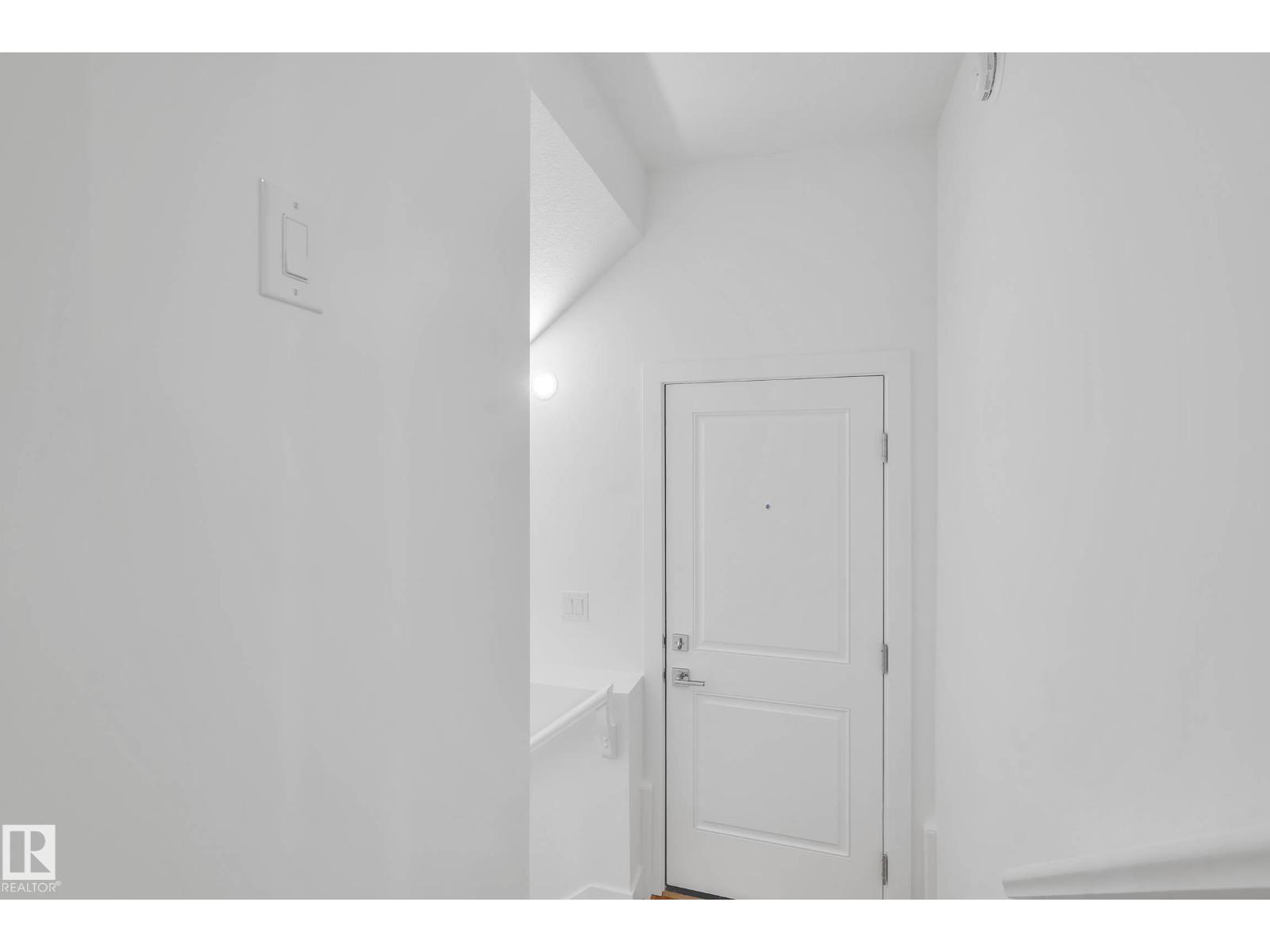 74 Penn Place, photo 28