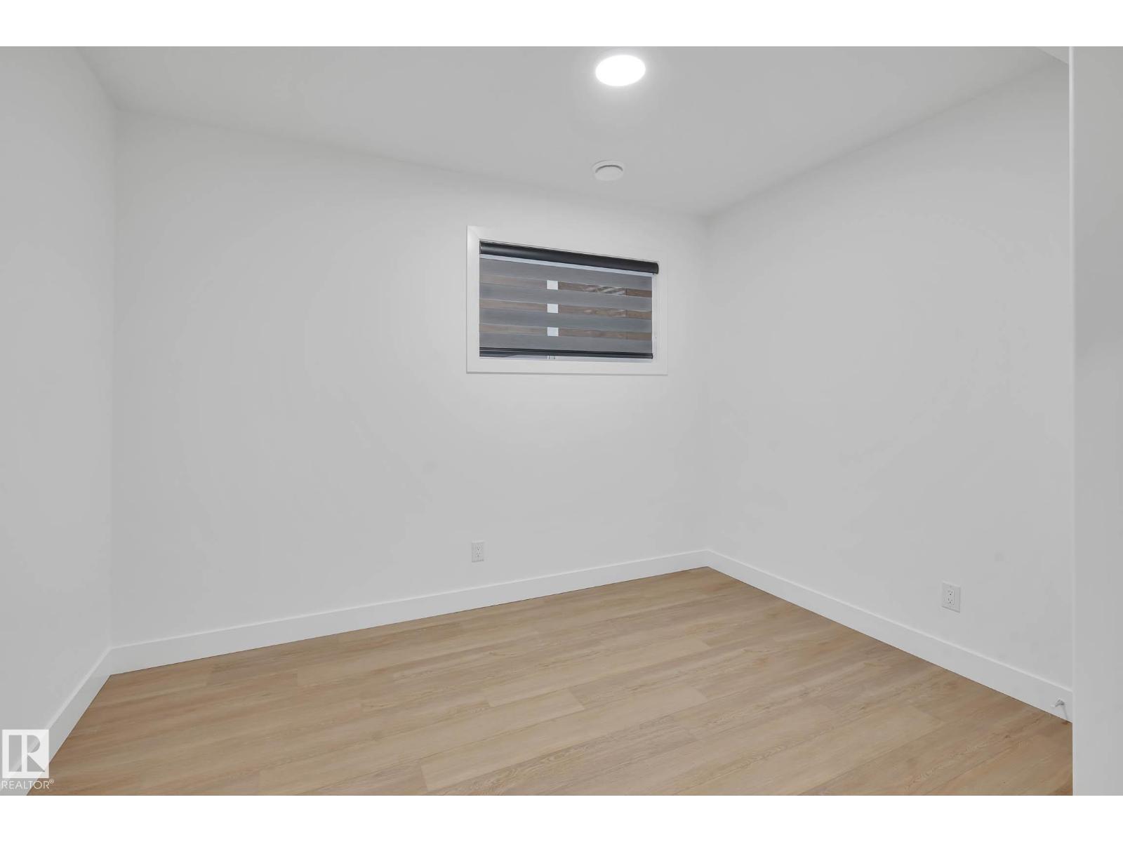 74 Penn Place, photo 34