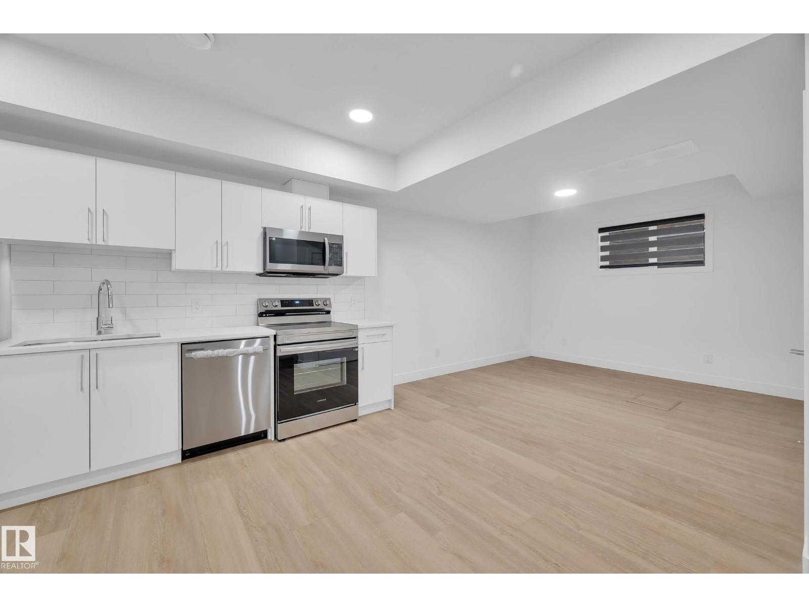 74 Penn Place, photo 38