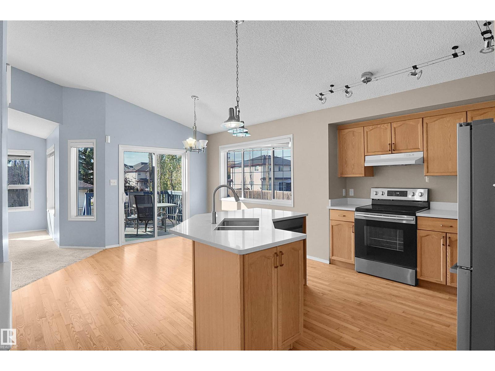 16112 92 Street NW, photo 16