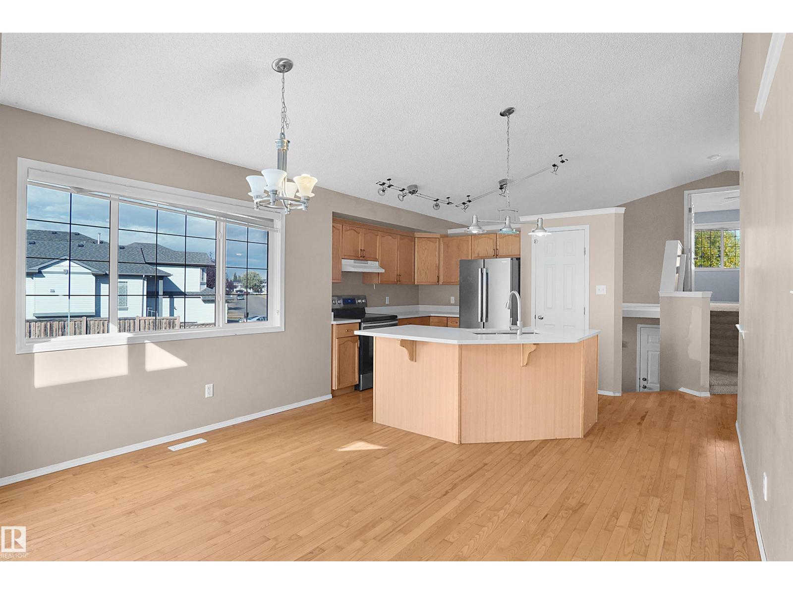 16112 92 Street NW, photo 17