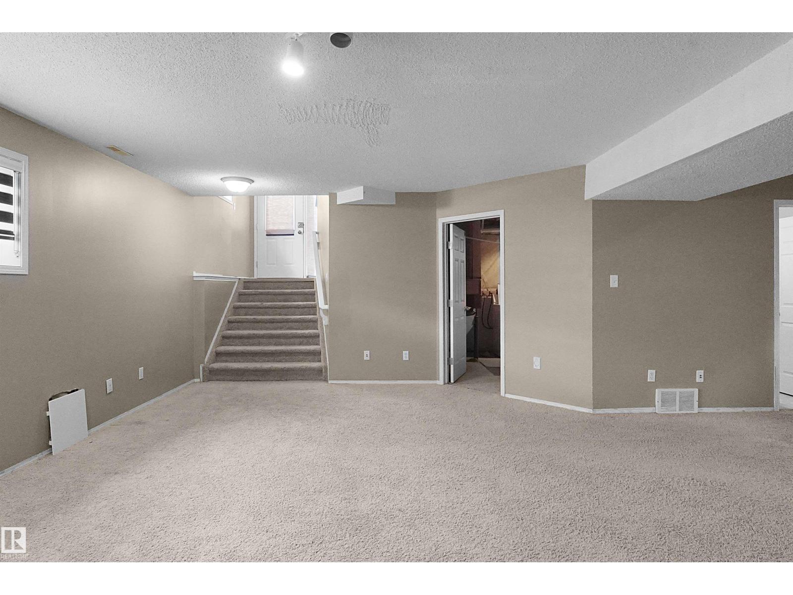 16112 92 Street NW, photo 31