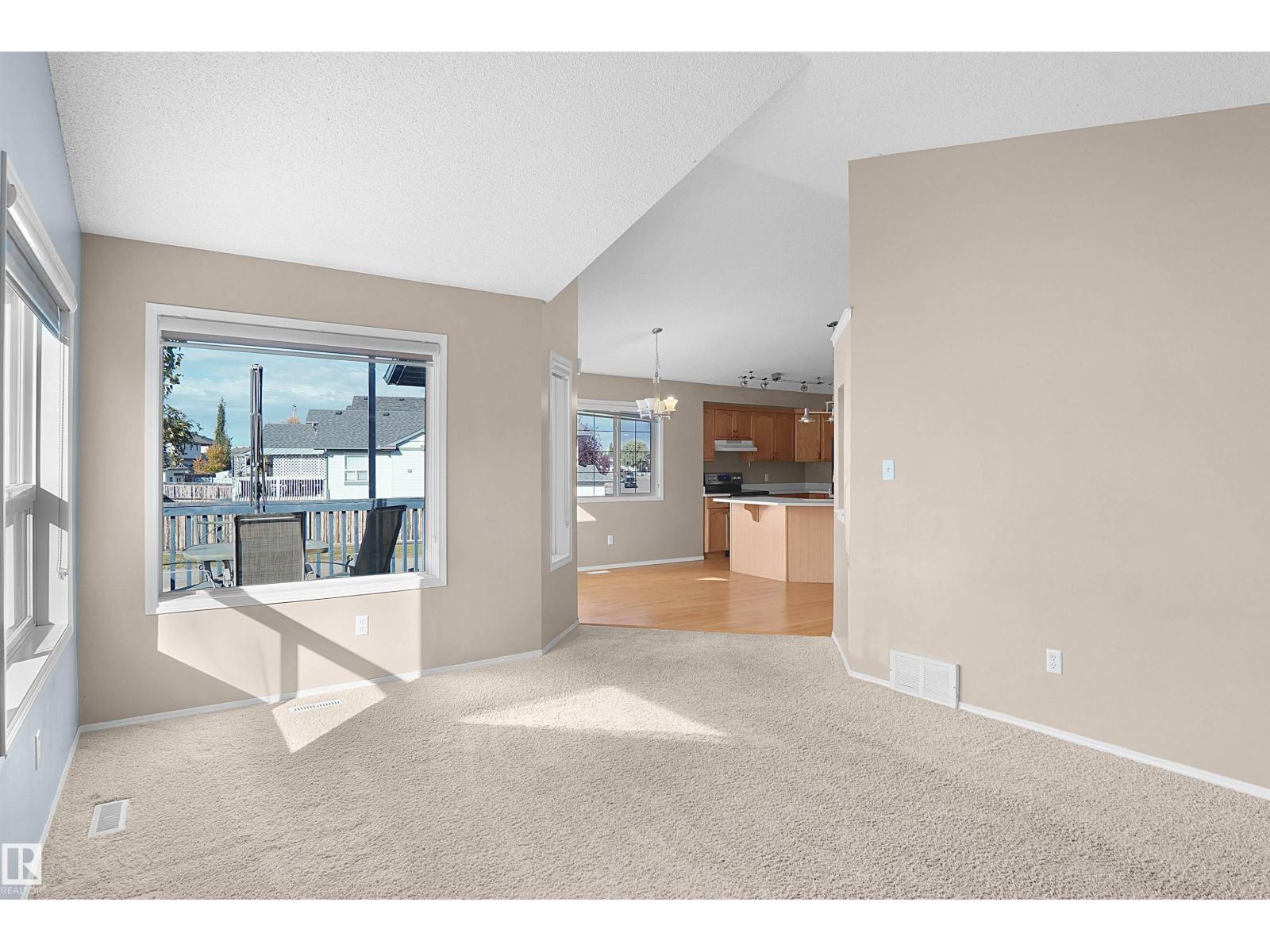 16112 92 Street NW, photo 9