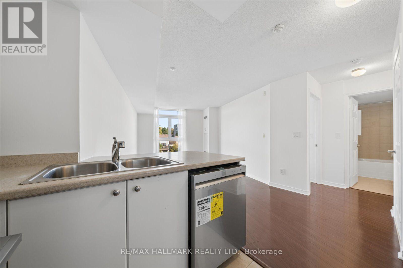 #915 18 VALLEY WOODS ROAD - 12