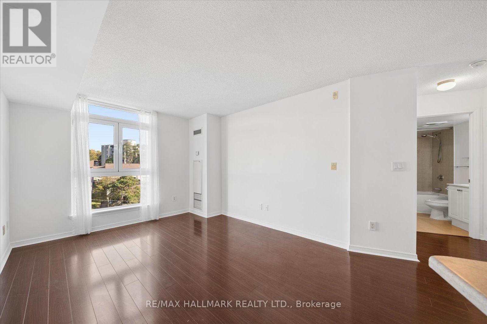915- 18 Valley Woods Road, Toronto, ON photo 16