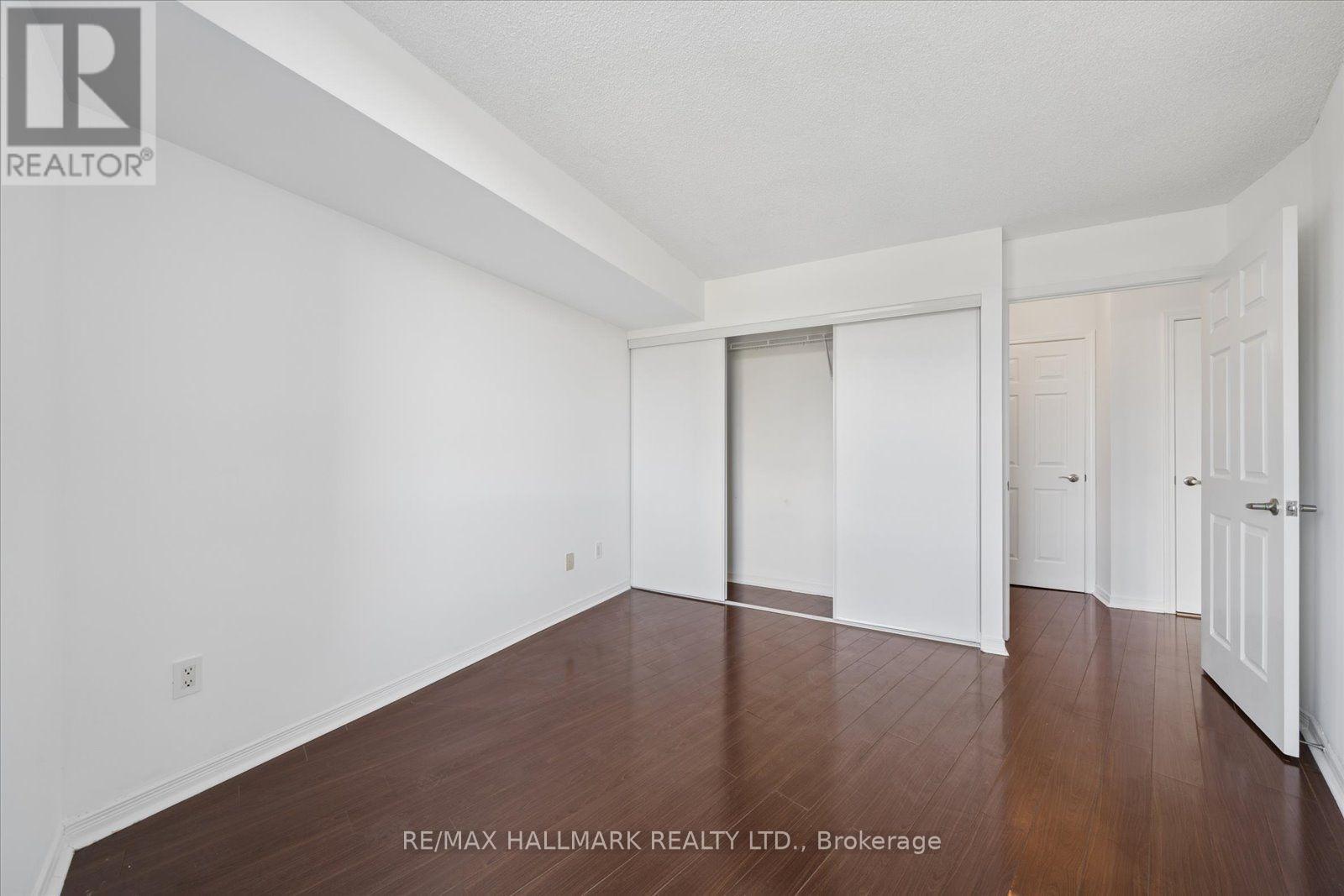 915- 18 Valley Woods Road, Toronto, ON photo 23