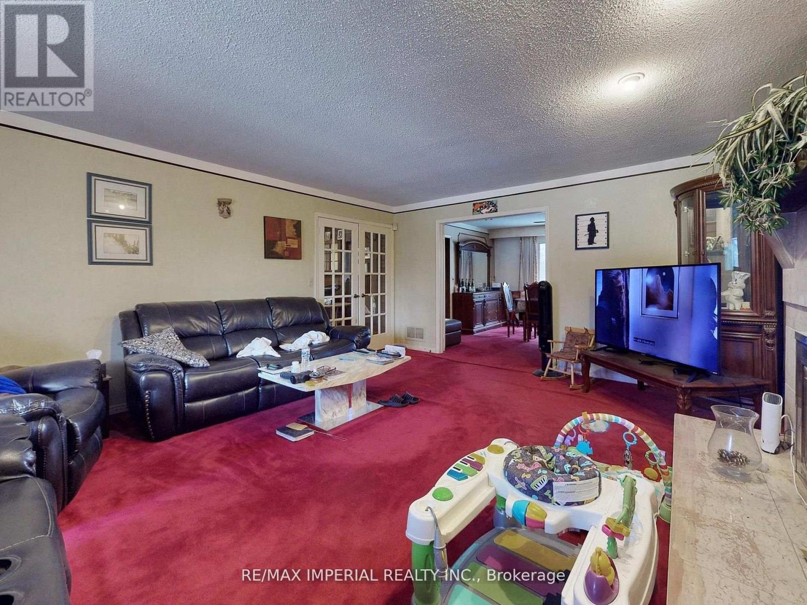 22 Ratcliff Road, Whitchurch-Stouffville, ON photo 12