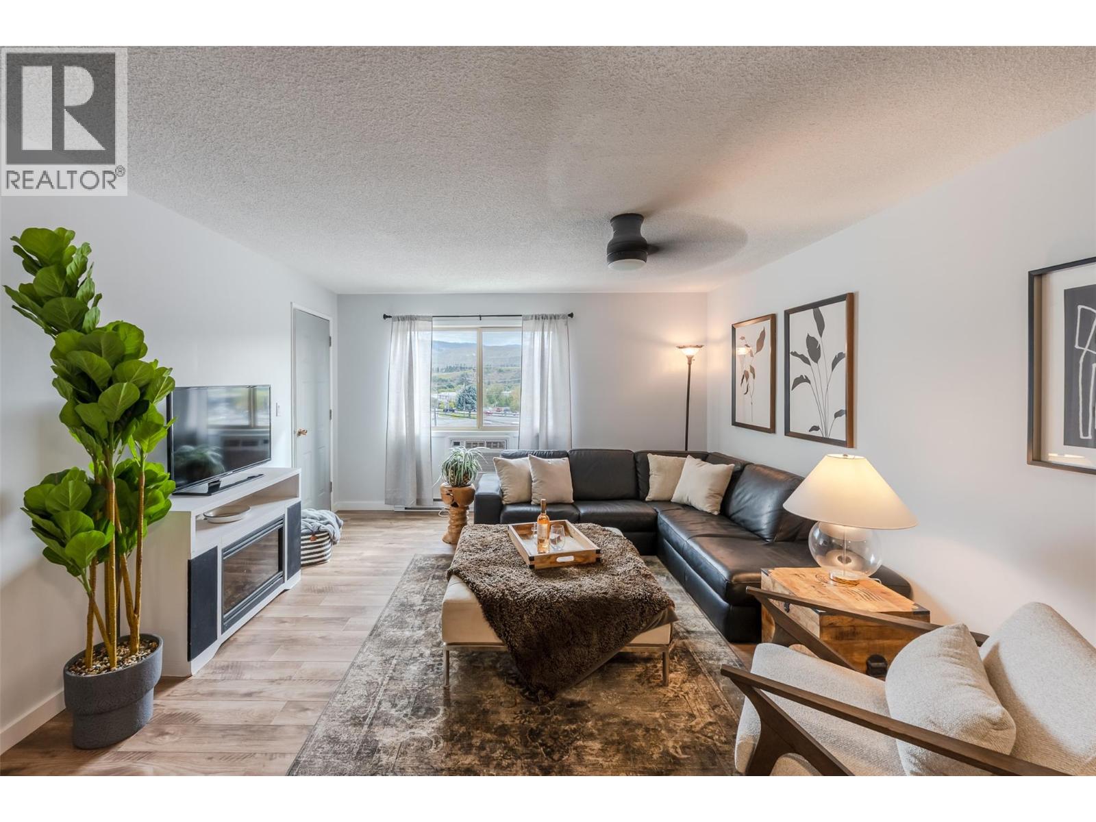 529 Co-Op Avenue Unit# 10, Oliver