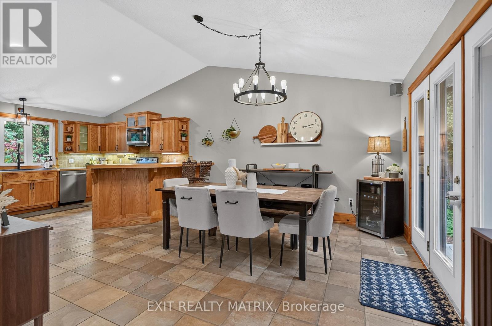 8010 Iveson Drive — photo 16