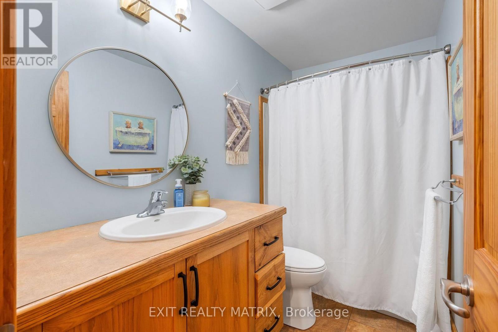 8010 Iveson Drive — photo 32