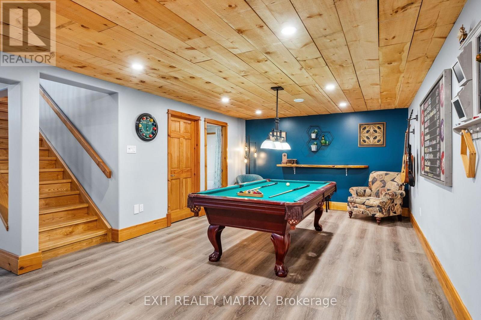 8010 Iveson Drive — photo 33