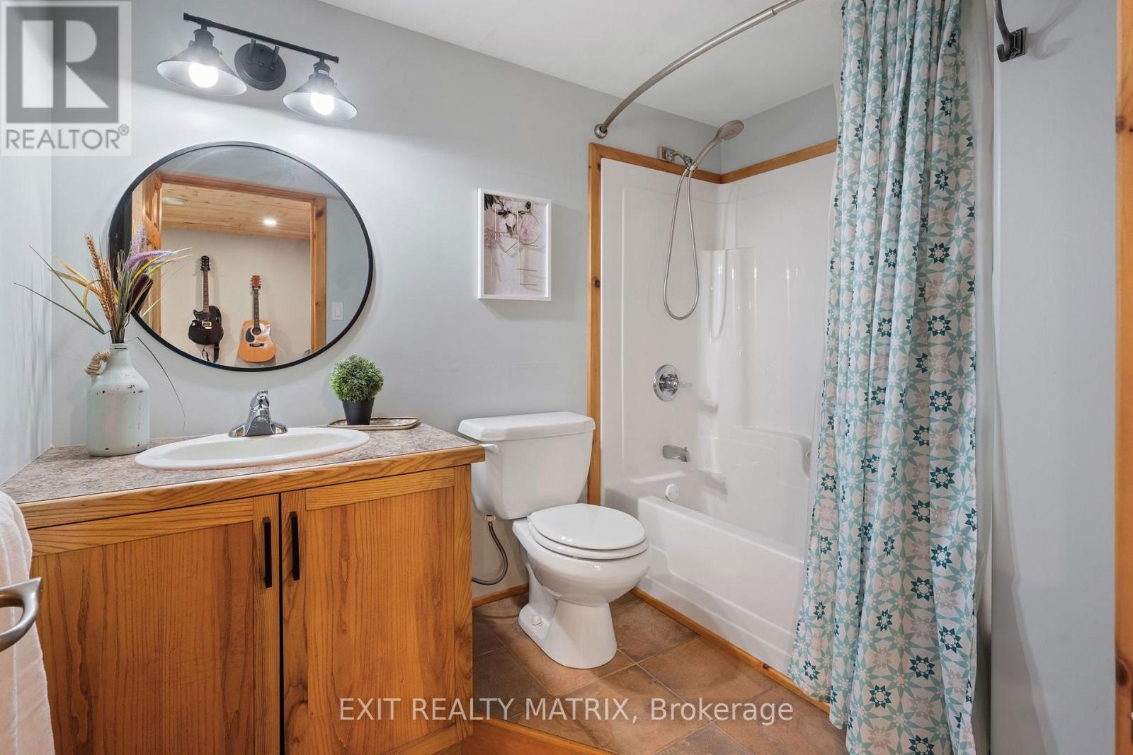 8010 Iveson Drive — photo 37
