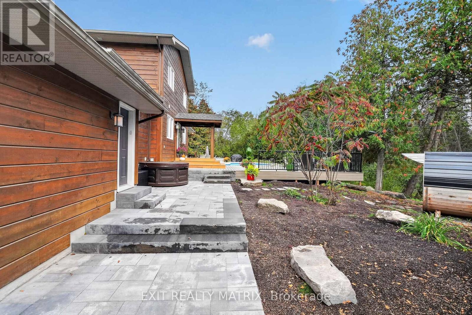8010 Iveson Drive — photo 43