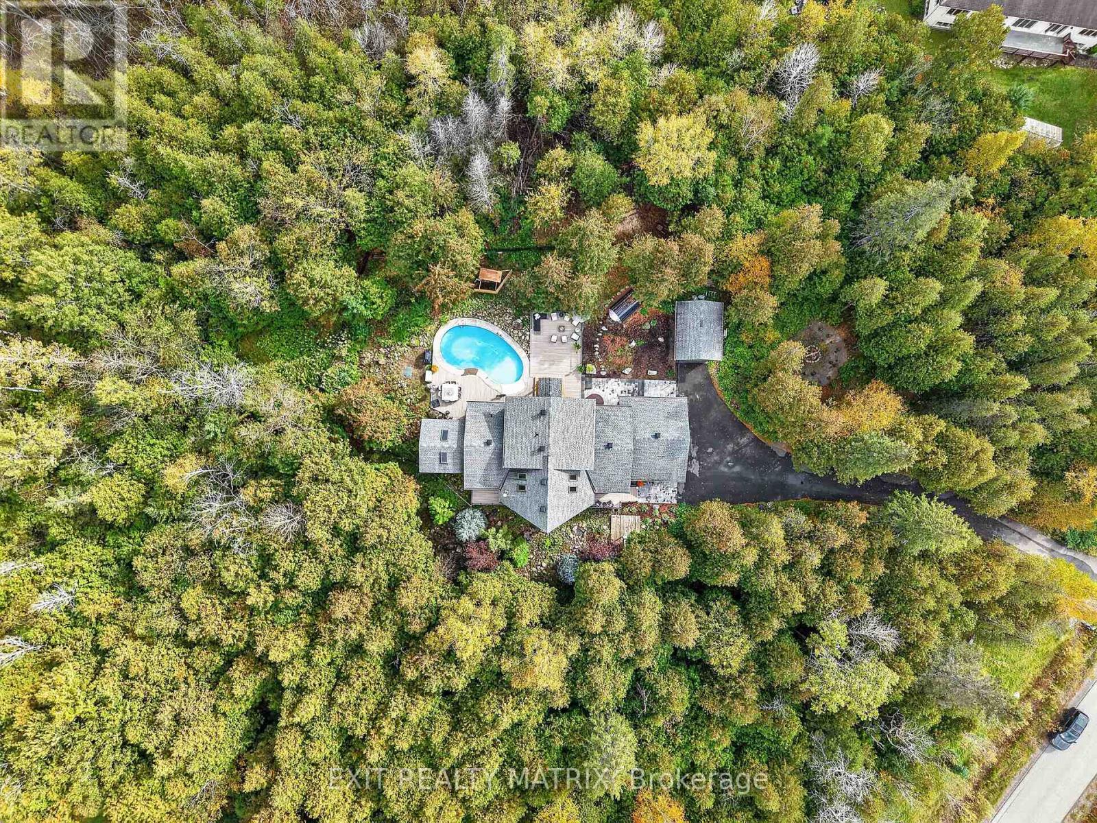 8010 Iveson Drive — photo 47