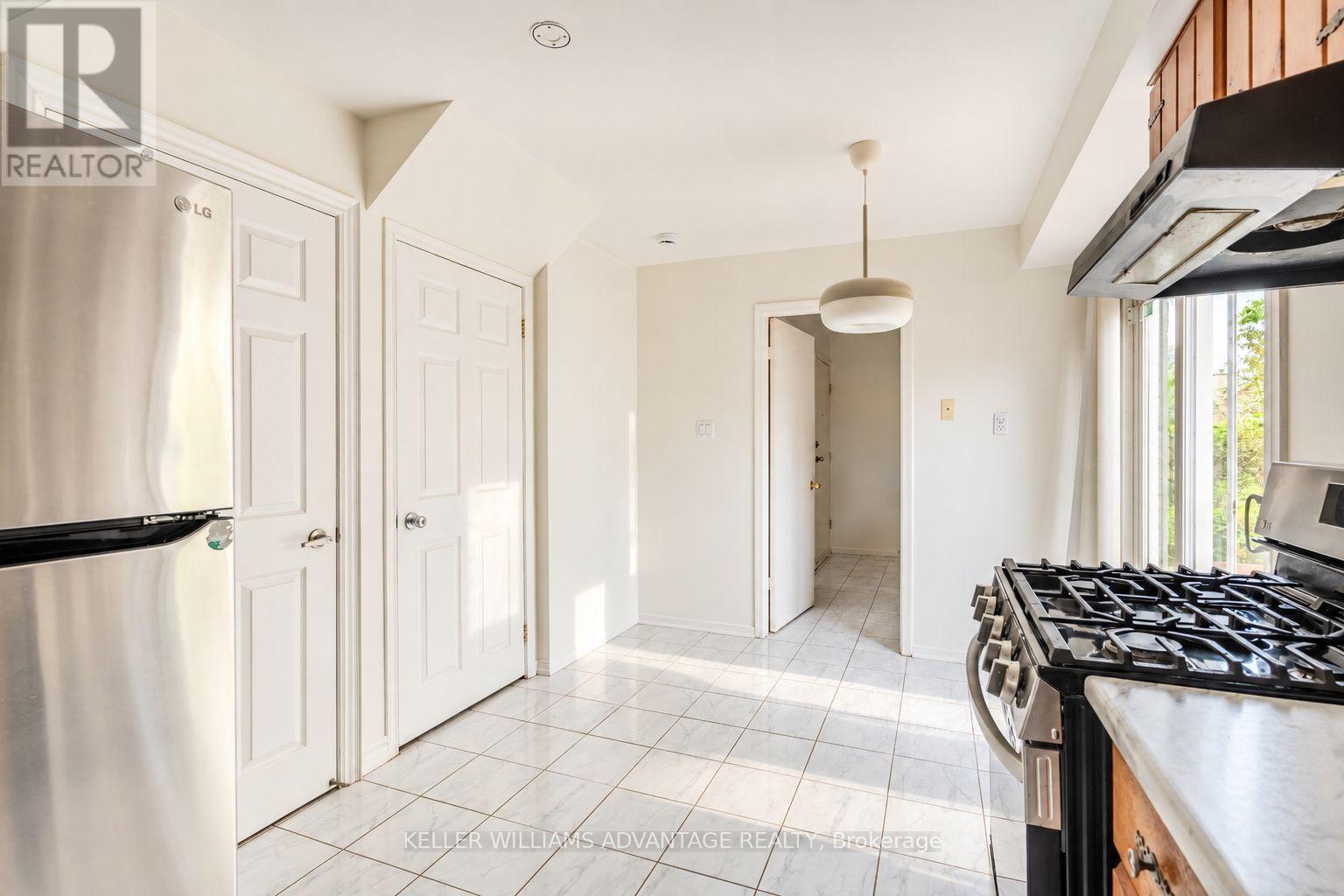 58 Ambercroft Boulevard, Toronto, ON photo 20