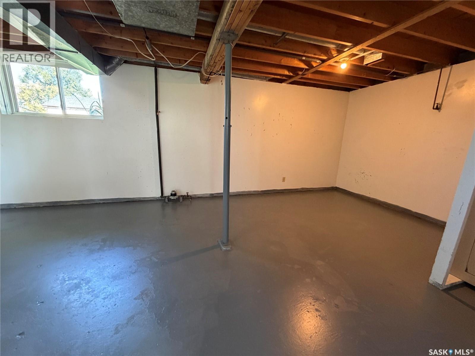 3347 3rd AVENUE E - 16
