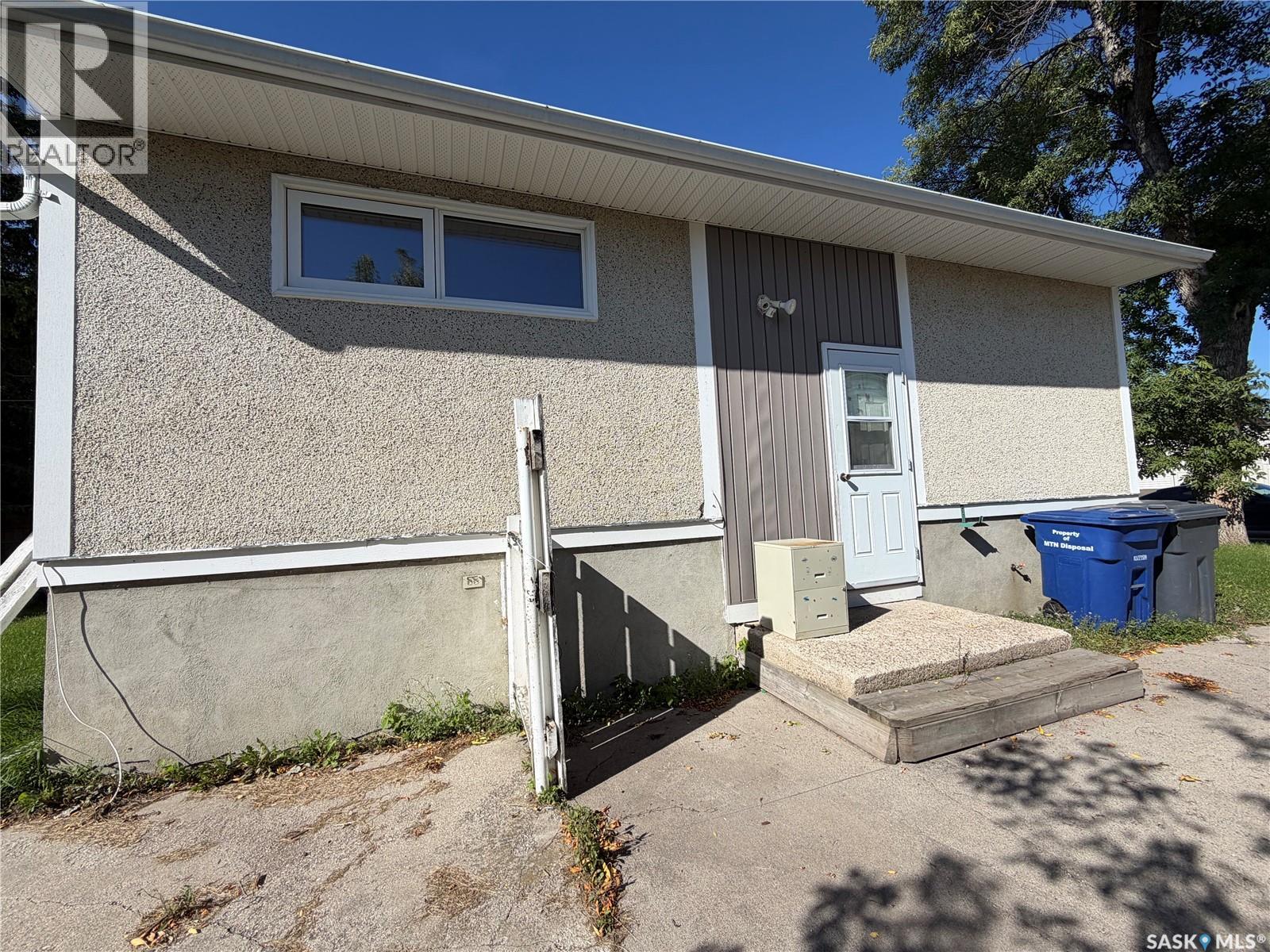 3347 3rd AVENUE E - 5